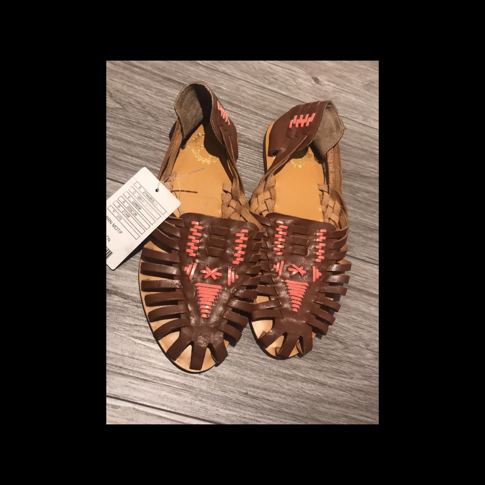 NWT Urban outfitters leather slip on shoes sandal